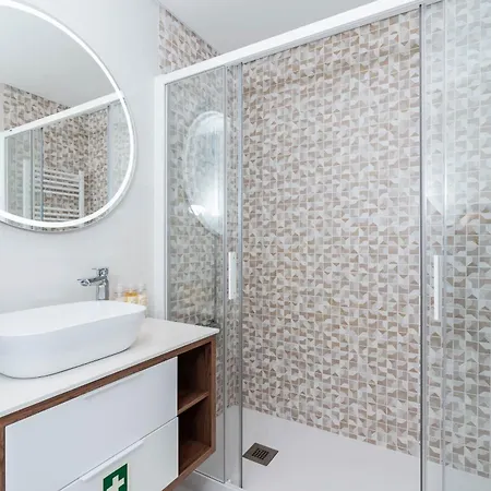 Cedofeita Sunny Apartment - Balcony & Parking OOporto Esterno foto